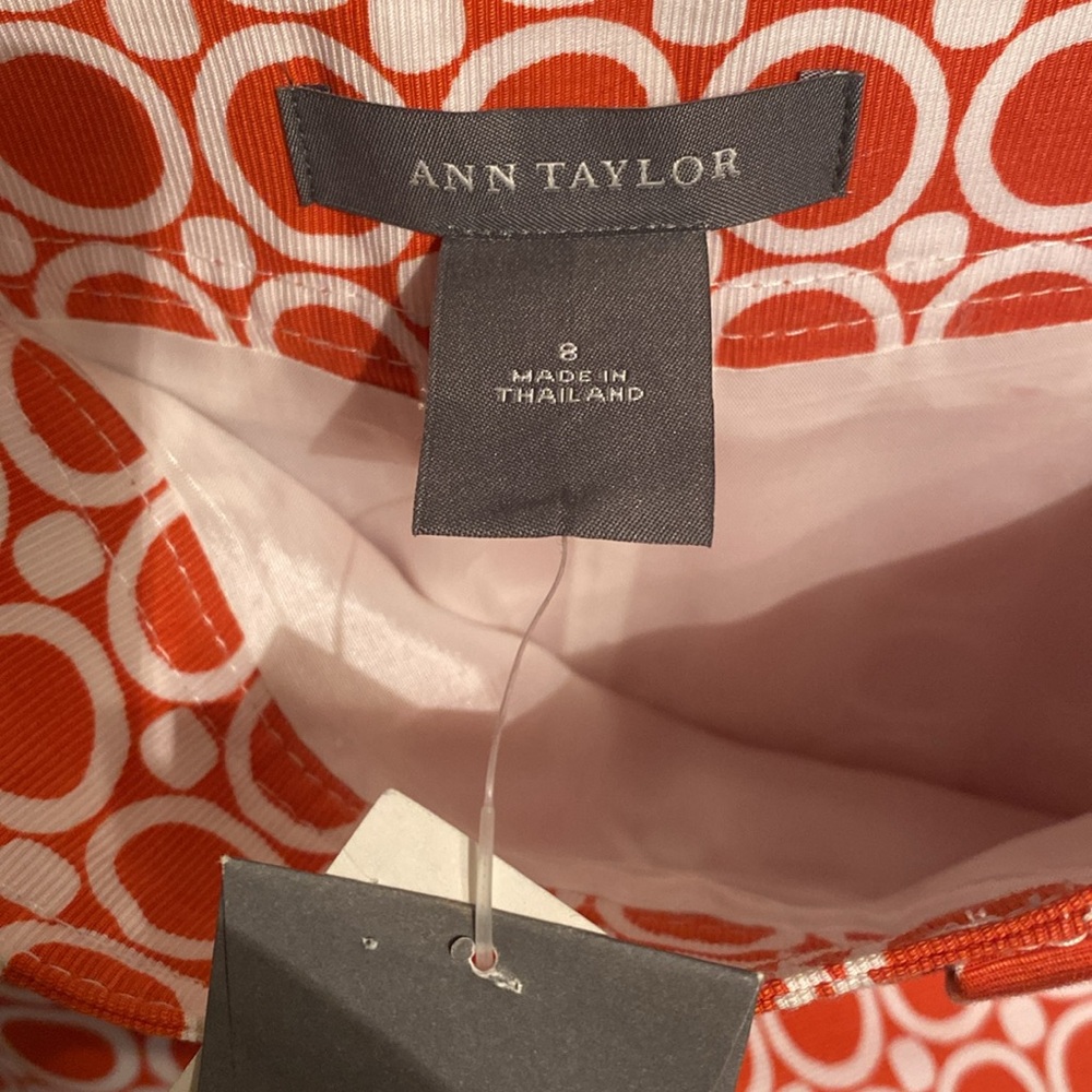 Stunning Ann Taylor Skirt - Picture 3 of 4